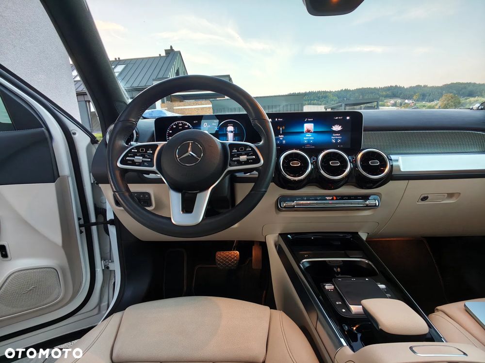 Mercedes-Benz GLB 250 4-Matic Progressive 8G-DCT - 15