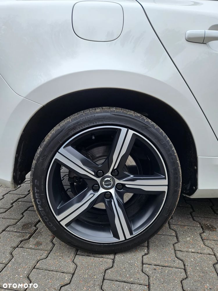 Volvo V60 D4 Drive-E Momentum - 9