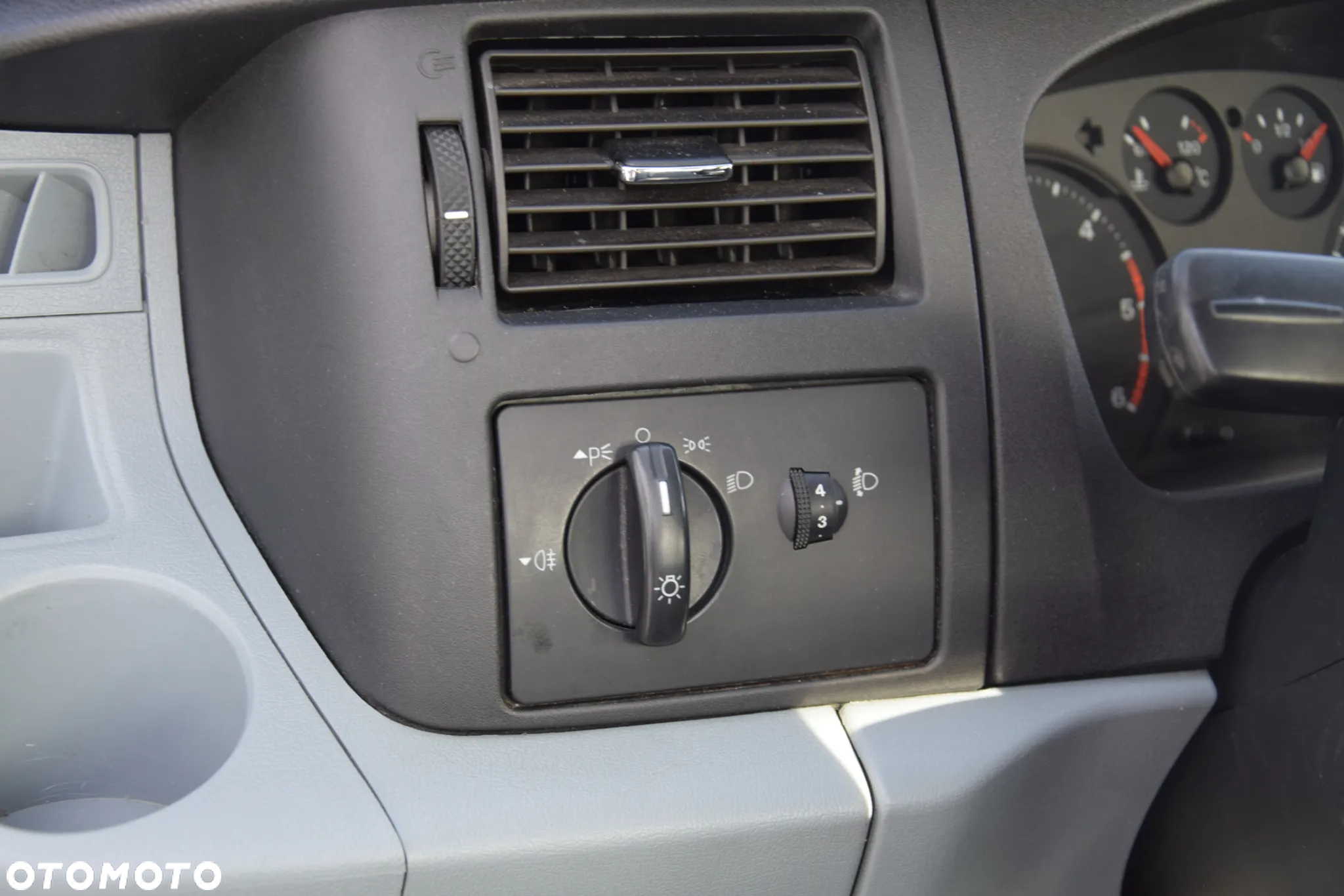 Ford TRANSIT / 2.2 - 115 KM / LAWETA / POMOC DROGOWA / NAJAZDY / 3 OSOBY / SPROWADZONY - 23