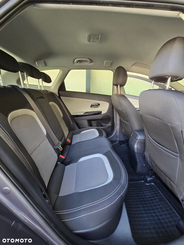 Kia Ceed - 11