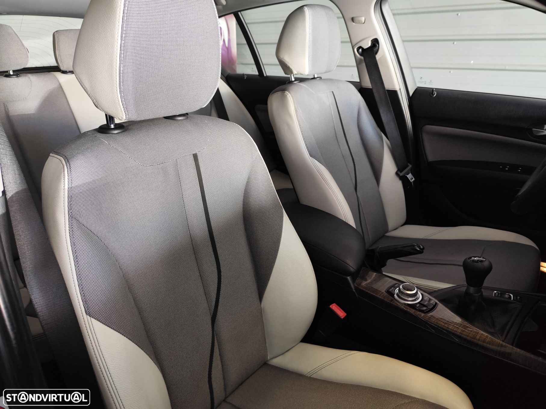 BMW 116 d Line Urban - 33