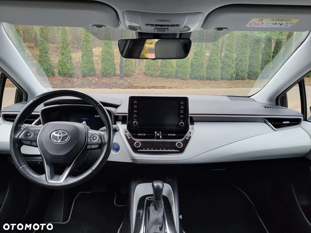 Toyota Corolla 1.8 Hybrid Team Deutschland - 10