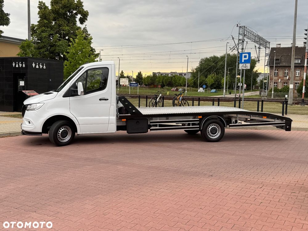 Mercedes-Benz Sprinter - 11