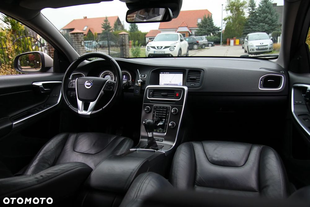 Volvo V60 D5 Summum - 6