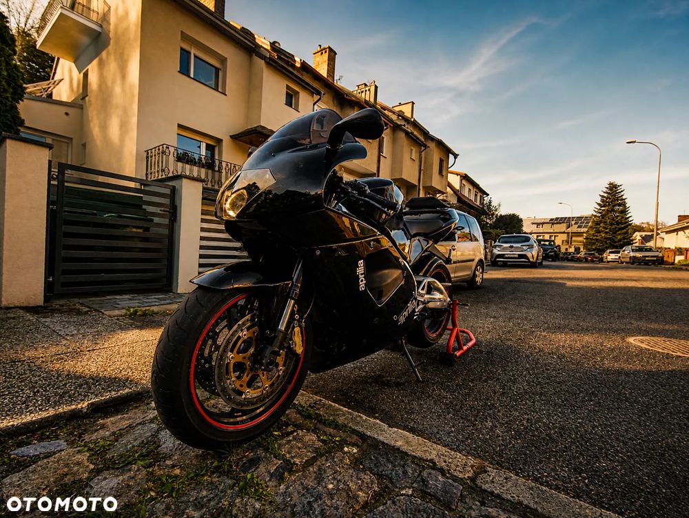 Aprilia RSV - 8