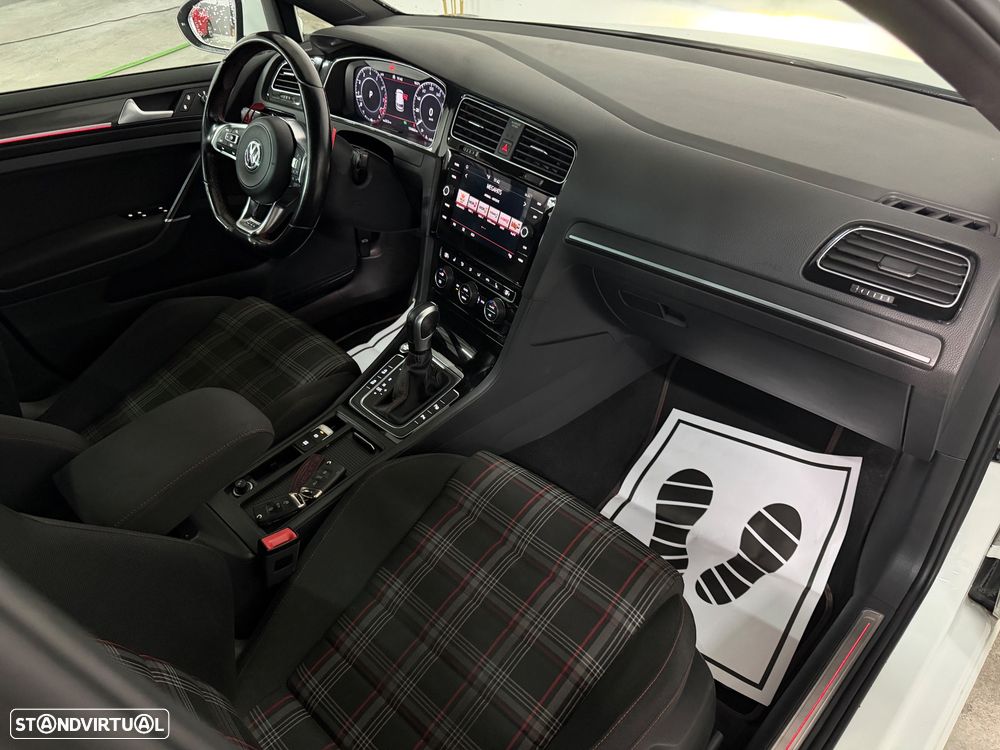 VW Golf GTI 2.0 TSI OPF DSG Performance - 11