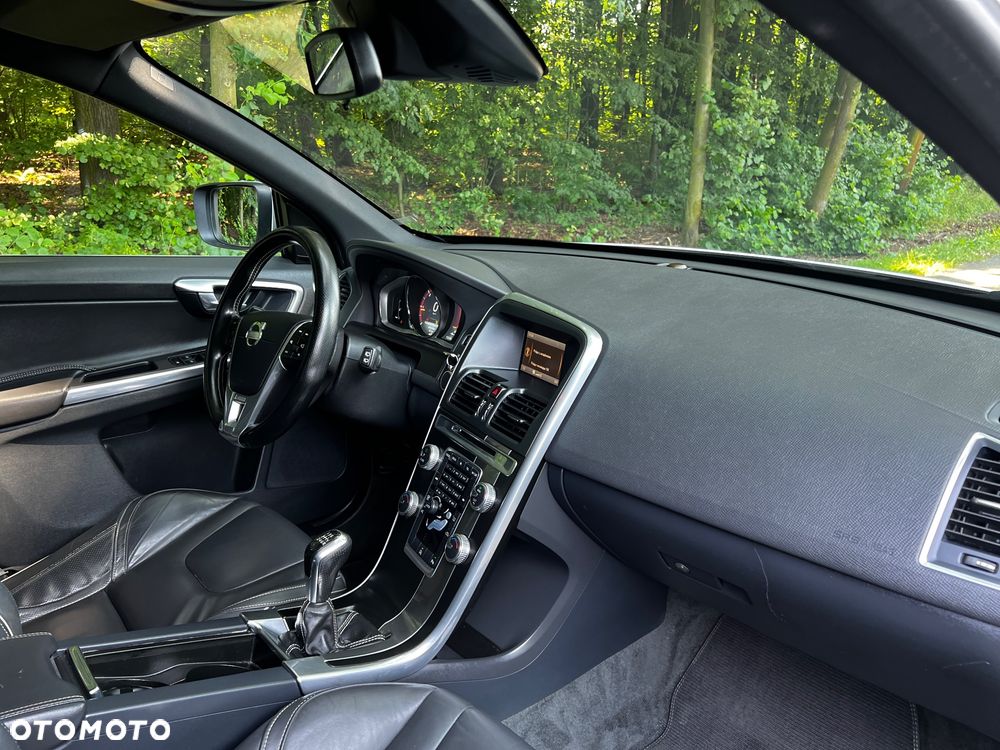 Volvo XC 60 D4 Drive-E R-Design Momentum - 5