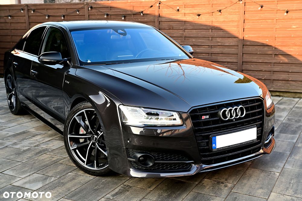 Audi S8 - 1