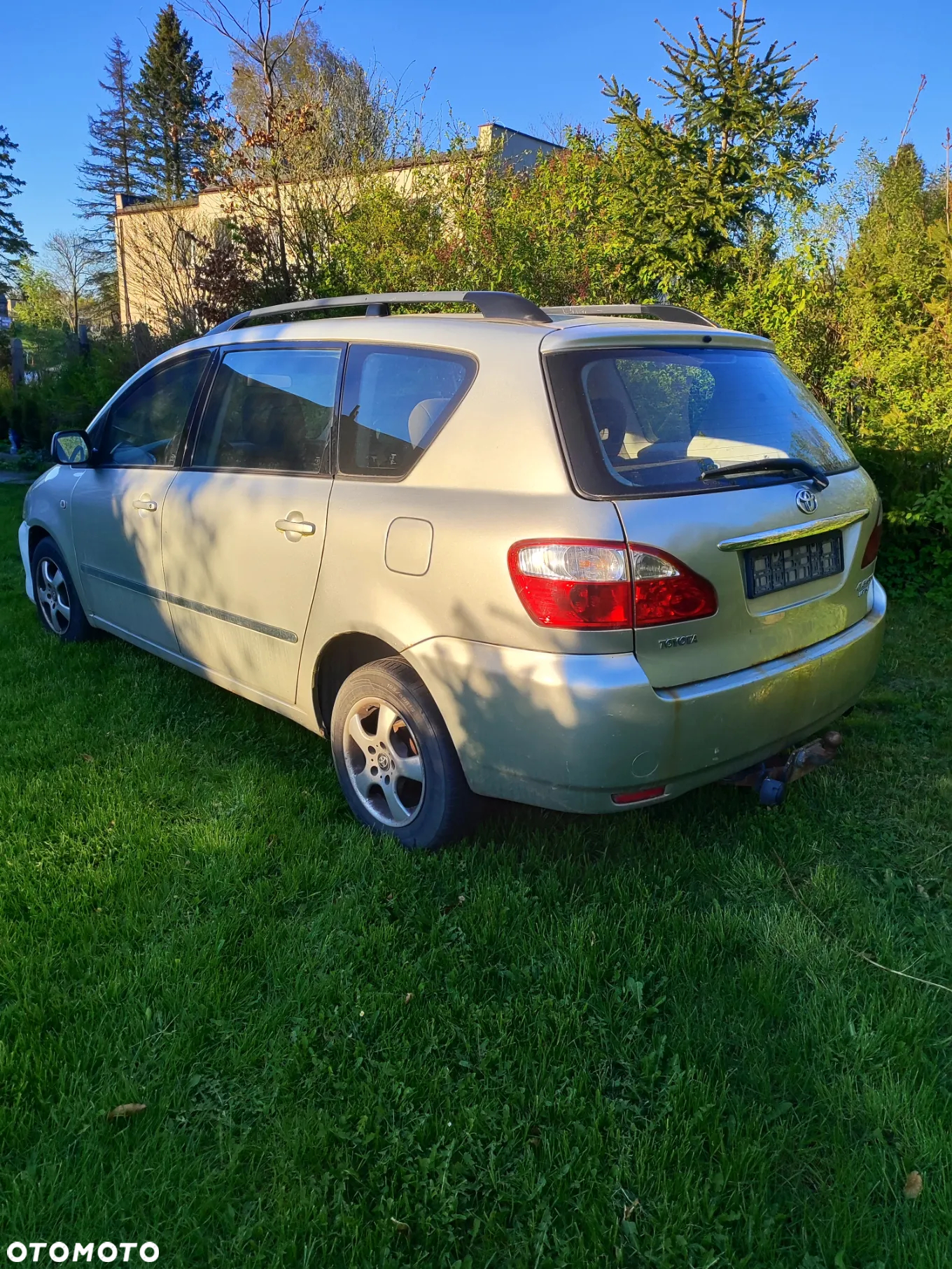 Toyota Avensis Verso - 5