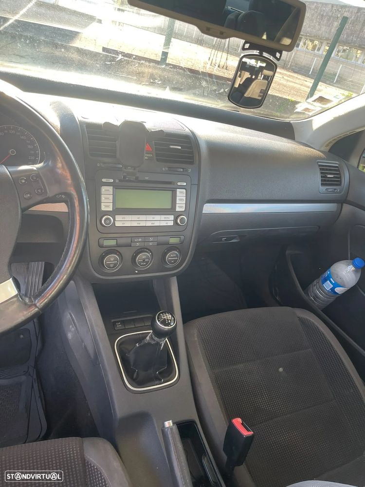 VW Jetta 1.9 TDi BlueM. Confortline - 9