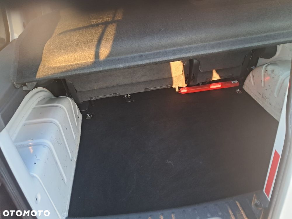 Volkswagen Caddy - 9
