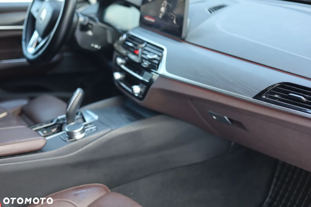 BMW Seria 6 ver-630d-xdrive-mhev-luxury-line - 10