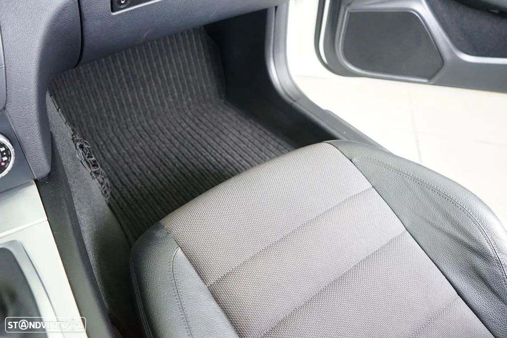 Mercedes-Benz C 180 - 31