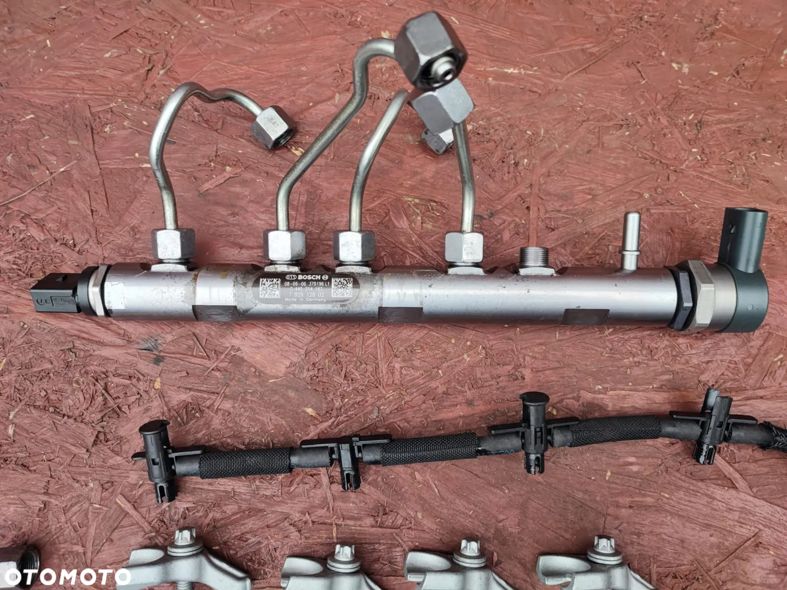 BMW E60 LCI / E61 LCI / E81 / E82 / E89 LCI / E87 LCI / E88 / E90 / E90 LCI / E91 / E91 LCI / E92 / E93. ORYGINALNY KOMPLETNY ZESTAW WTRYSKOWY / UKŁAD WTRYSKOWY  DO GAMY SILNIKÓW N47 ( POMPA WTRYSKOWA + WTRYSKI X4 SZTUKI + LISTWA WTRYSKOWA + CZUJNIKI + PRZEWODY PALIWA ). O NR: 7 797 877 / 7 800 602 /  7 809 130 / 7 809 128 / 4 740 787 / 7 800 601 OEM. BARDZO DOBRY STAN TECHNICZNY. - 6