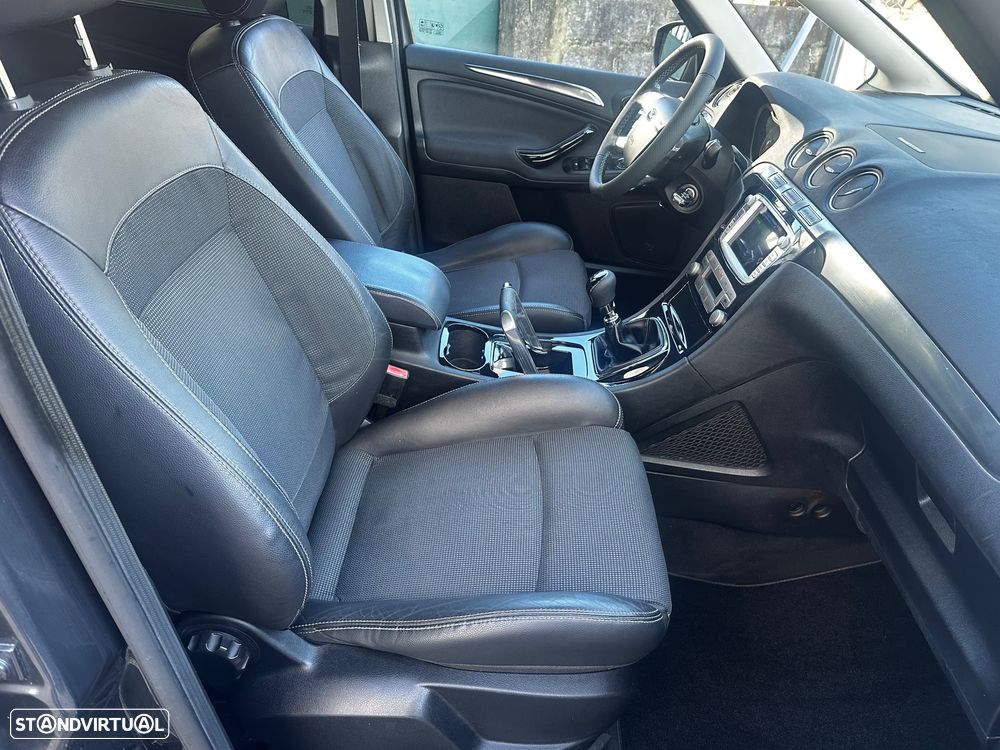 Ford S-Max 2.0 TDCi Titanium 7L - 29