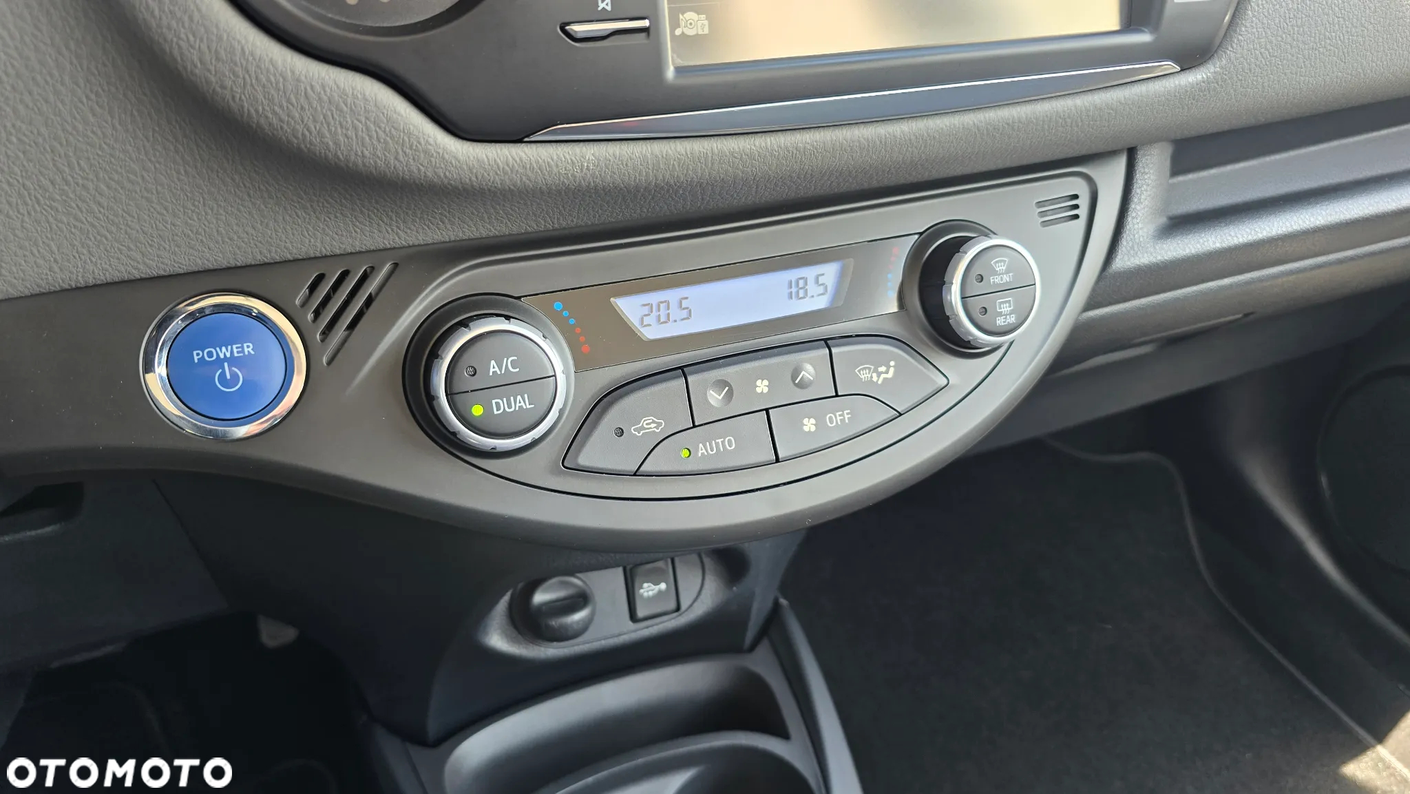 Toyota Yaris 1.5 Premium CVT - 22