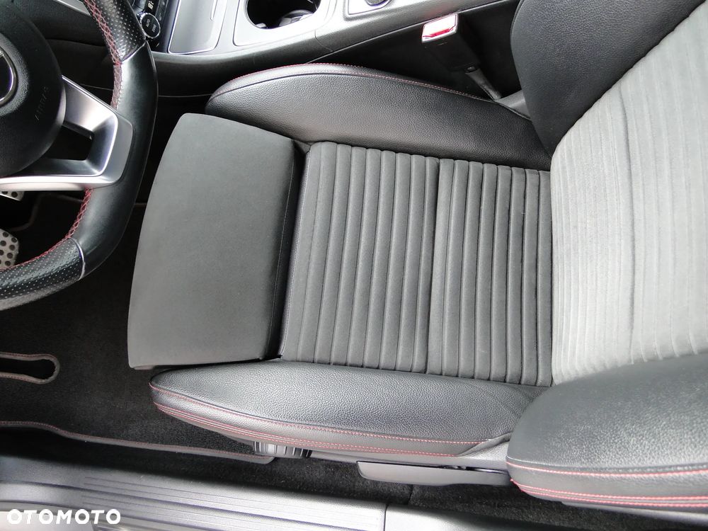 Mercedes-Benz CLA 200 7G-DCT AMG Line - 15