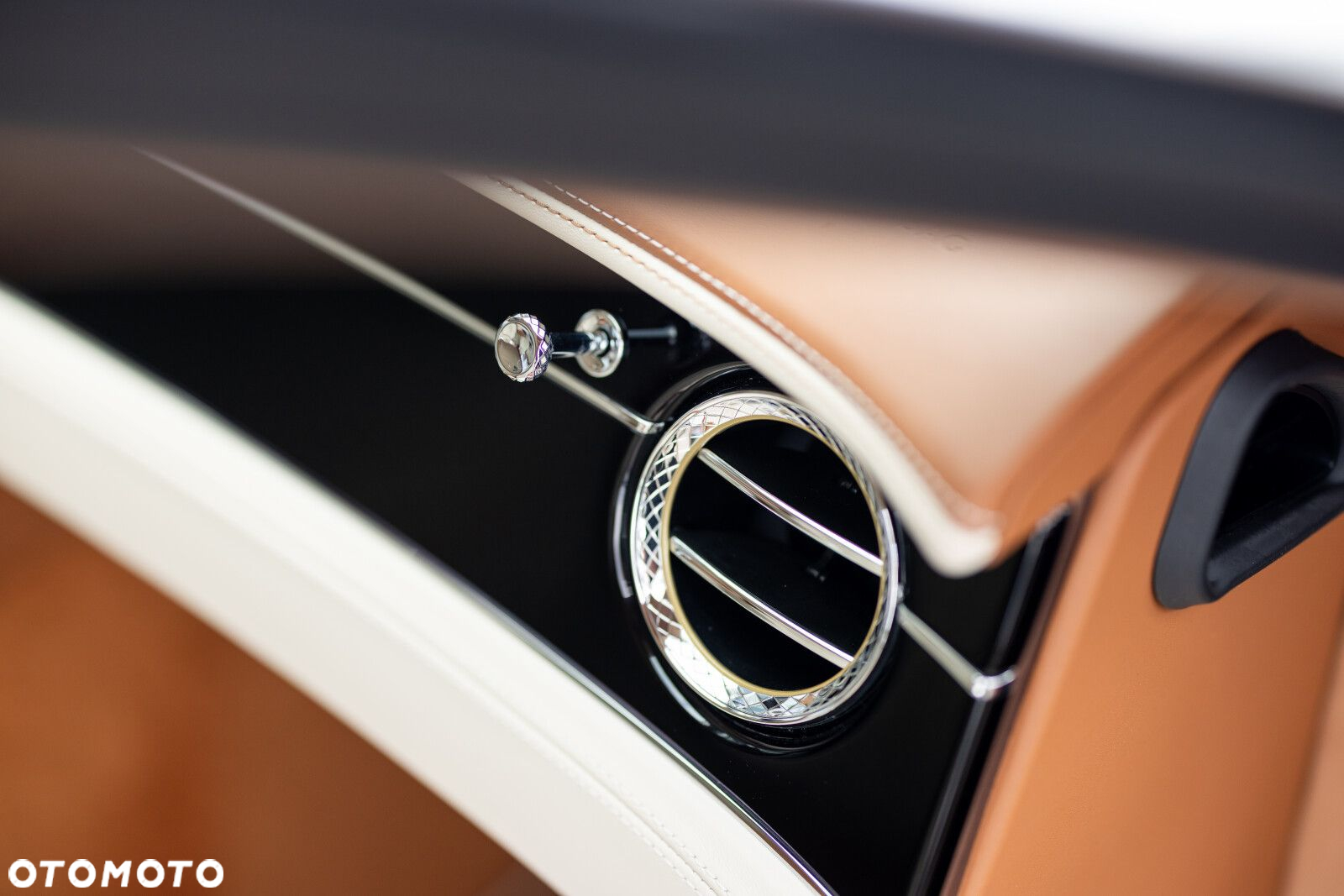 Bentley Continental GT - 13