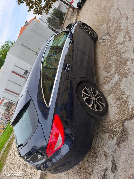 Mercedes-Benz CLA 180 - 6