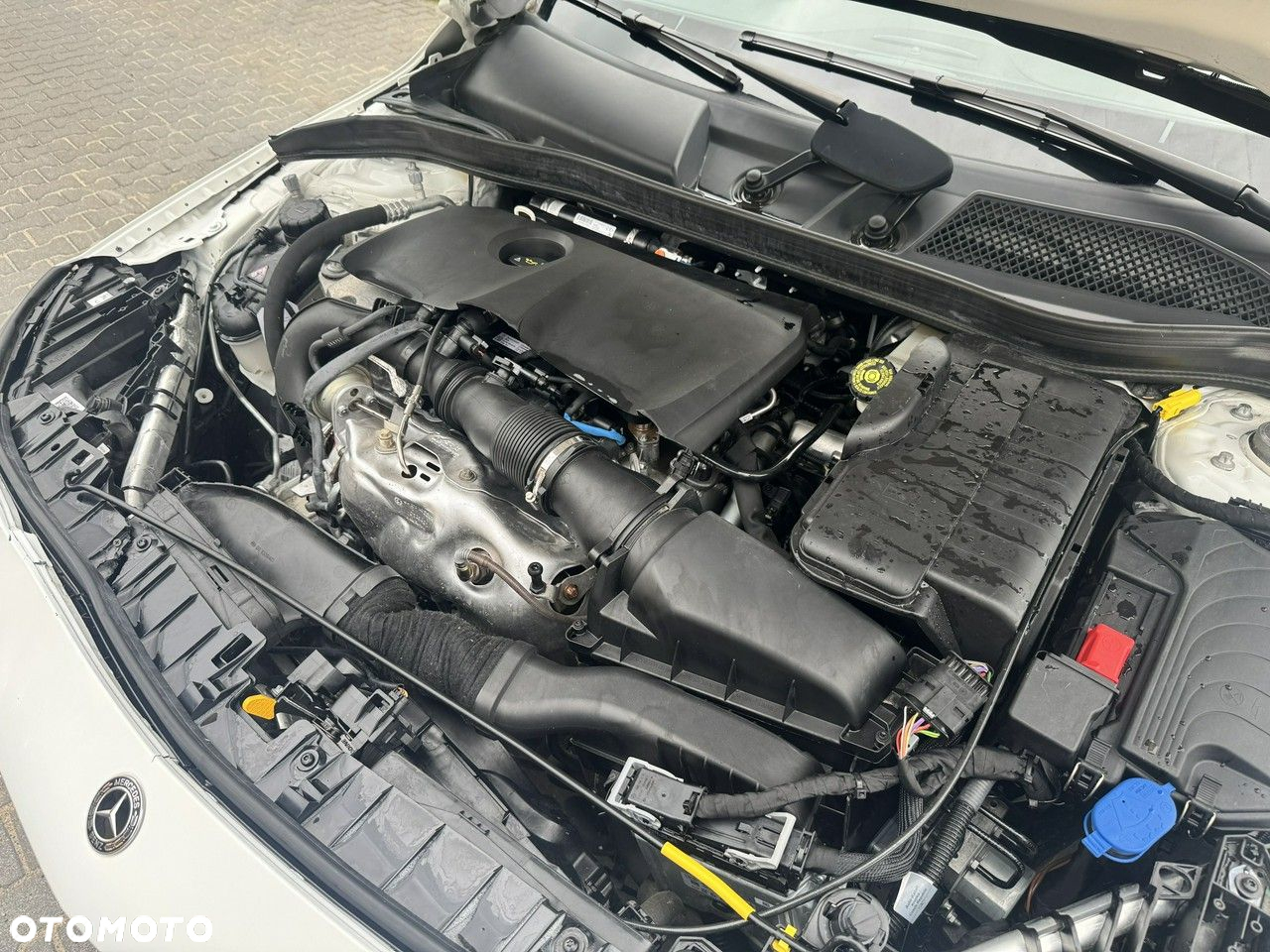 Mercedes-Benz GLA 200 7G-DCT - 14