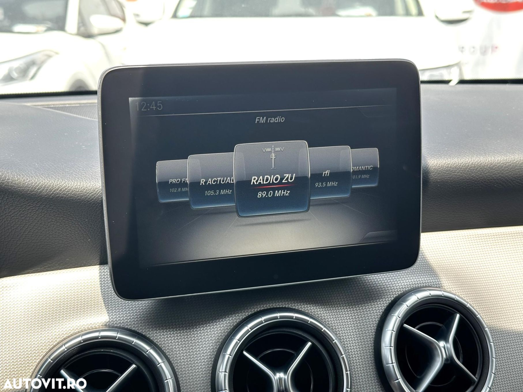 Mercedes-Benz CLA - 13