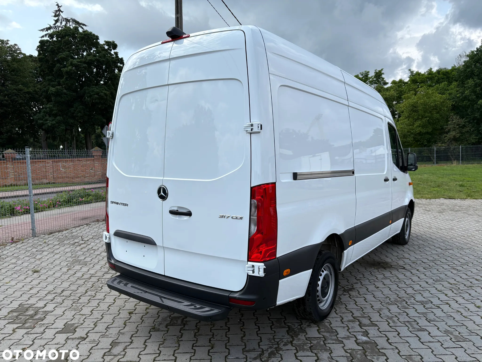 Mercedes-Benz Sprinter 317 - 3