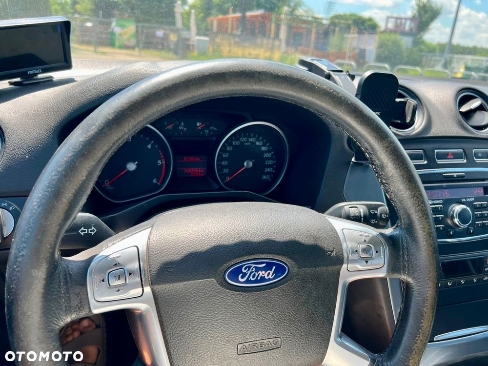 Ford Mondeo - 27