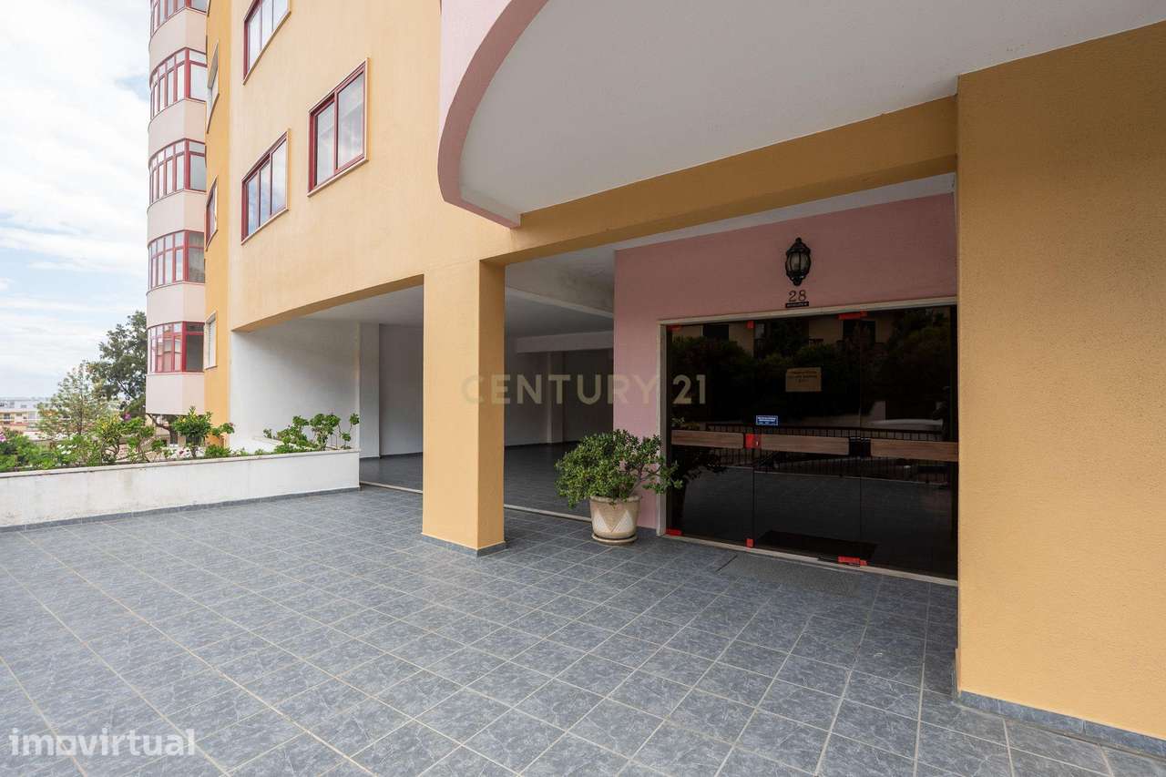 ** Apartamento T3 Remodelado na Póvoa de Santa Iria com Garagem e vist - Grande imagem: 3/51