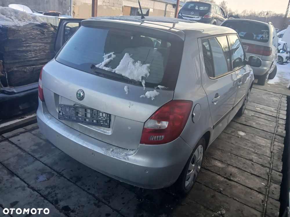 skoda fabia II LF7T maska zderzak lampa grill błotnik drzwi zbiornik paliwa szyba lusterko klamka - 3