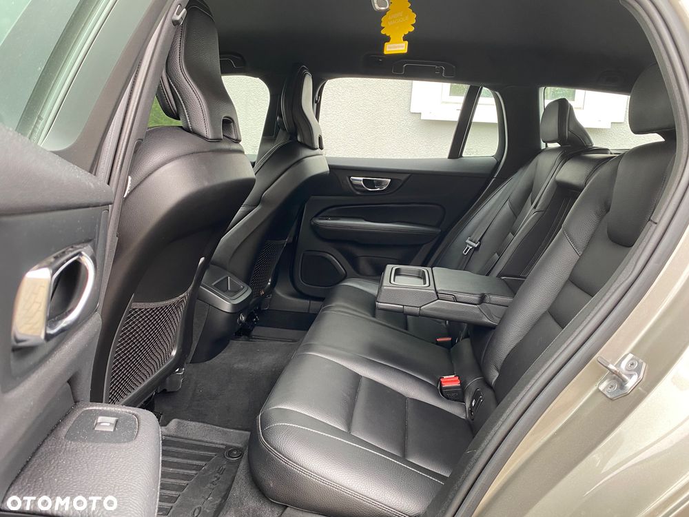 Volvo V60 D4 Geartronic Summum - 22