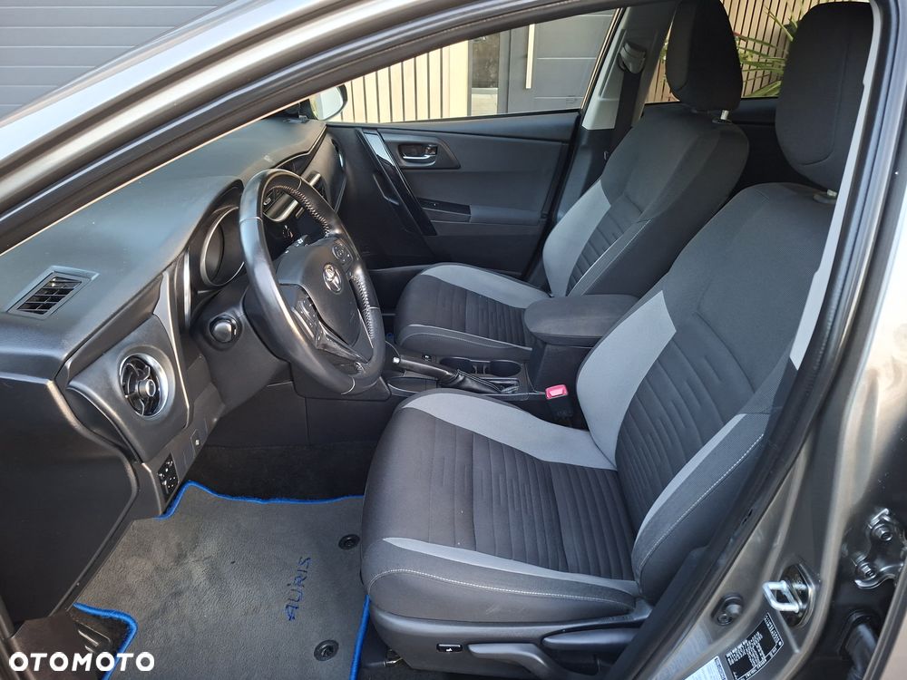 Toyota Auris - 10