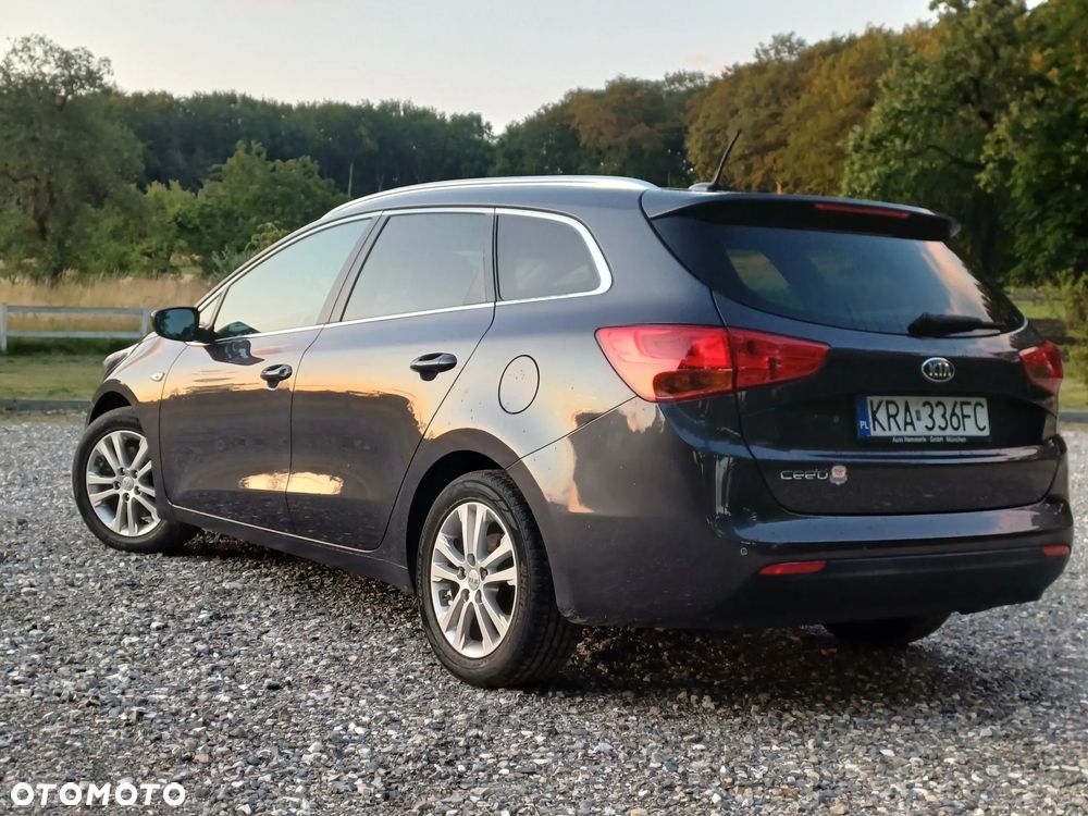 Kia Ceed 1.6 GDI Fifa World Cup Edition - 3