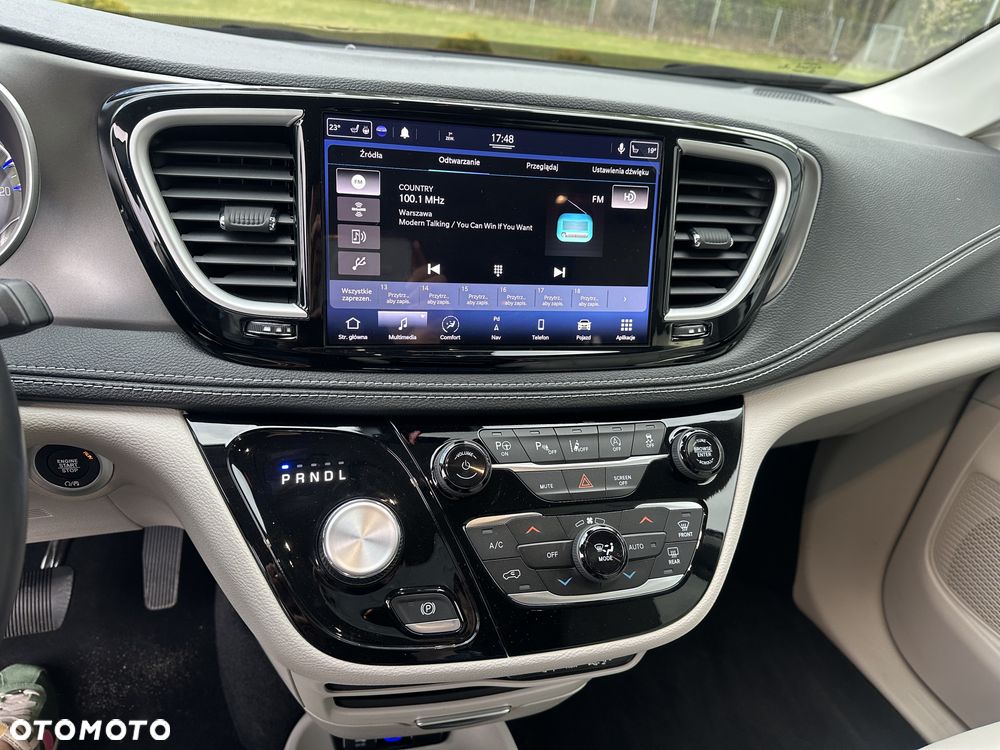 Chrysler Pacifica - 26