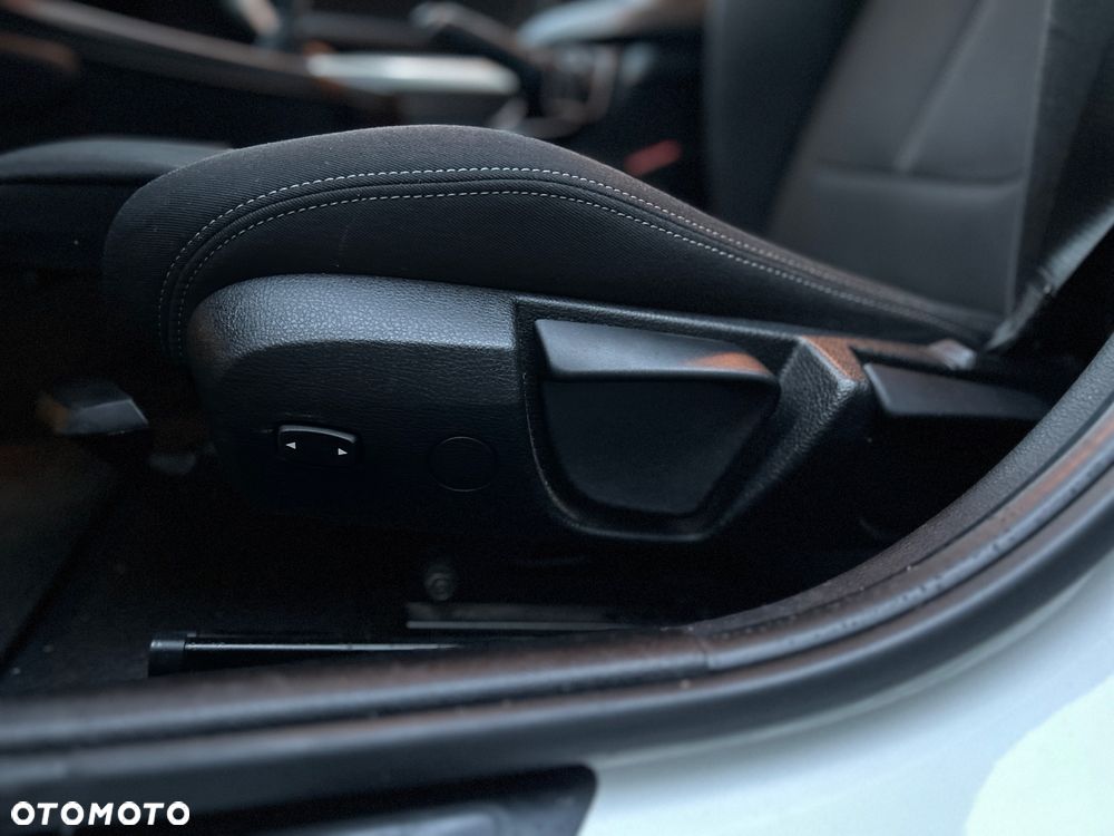 BMW Seria 1 116i Sport Line - 23