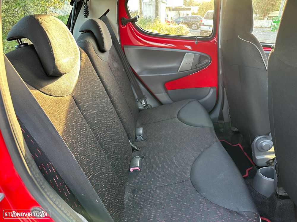 Peugeot 107 1.0 Trendy - 11