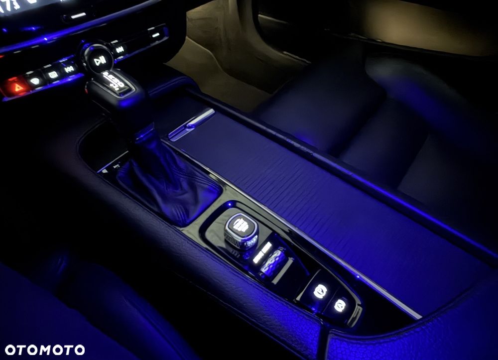 Volvo S90 T4 Geartronic Momentum Pro - 37