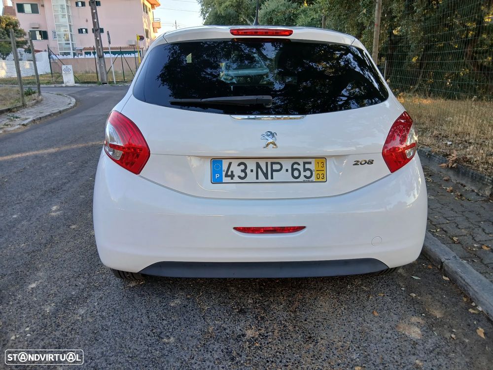 Peugeot 208 - 3