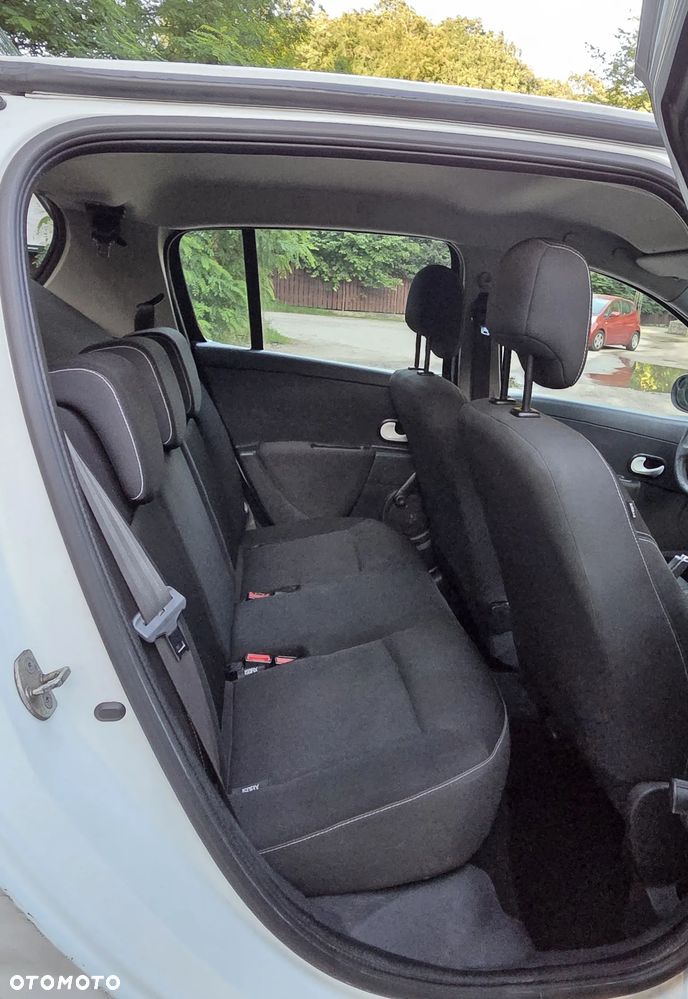 Renault Clio 1.2 16V Alize - 15