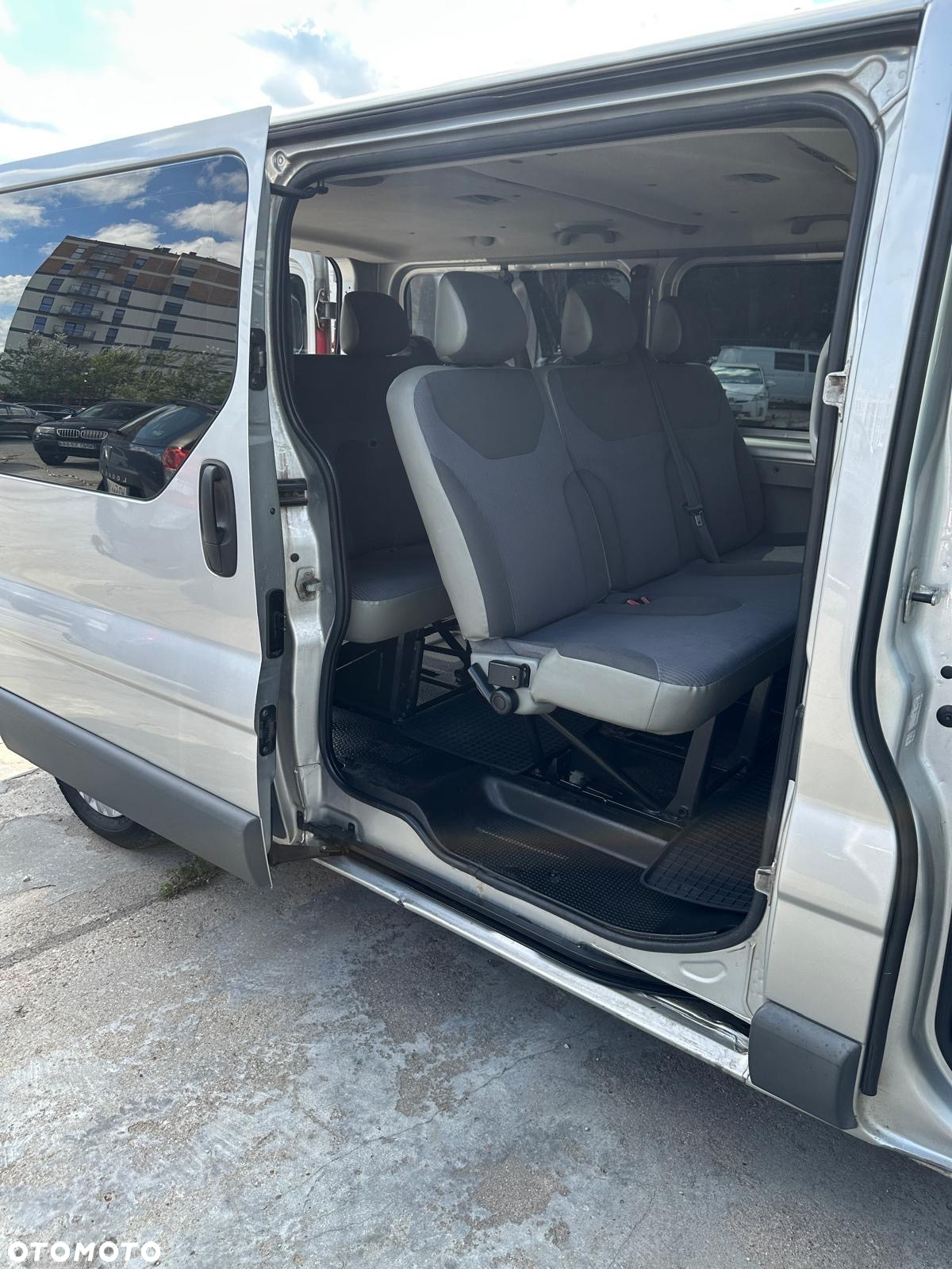 Opel Vivaro - 11