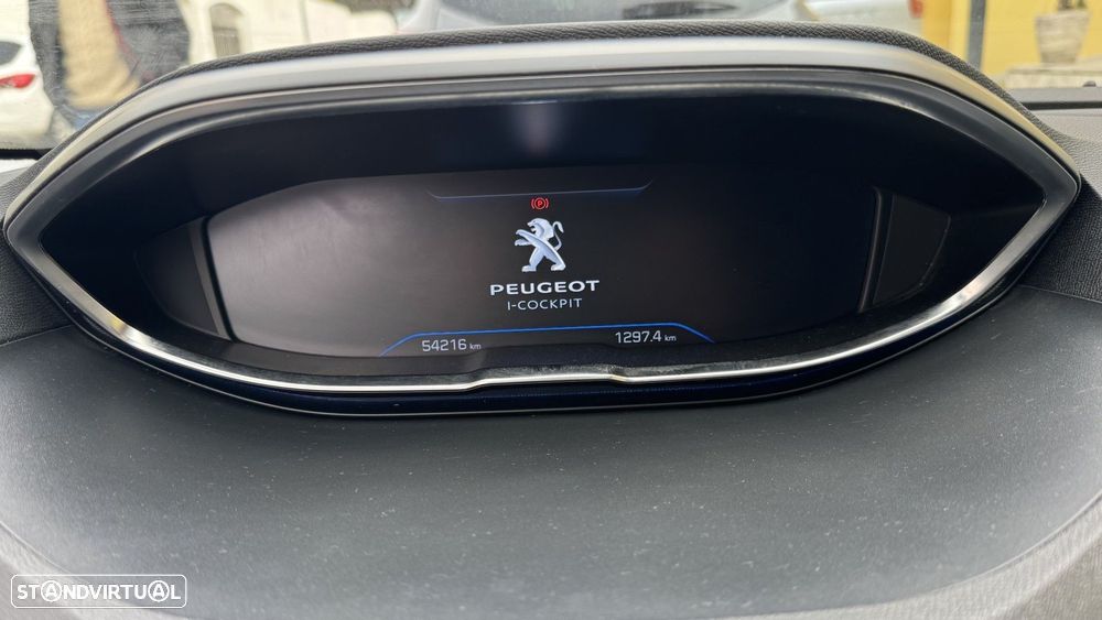 Peugeot 5008 1.2 PureTech Allure EAT8 - 13