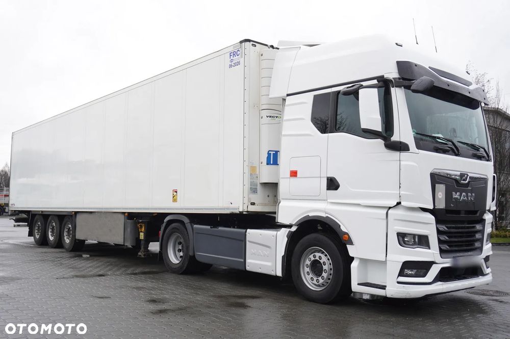 Schmitz Cargobull Naczepa chłodnicza Schmitz / Carrier Vector 1550 - 2