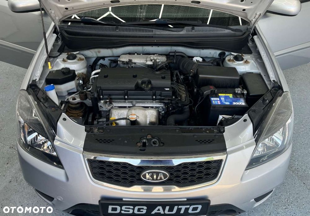 Kia Rio - 10