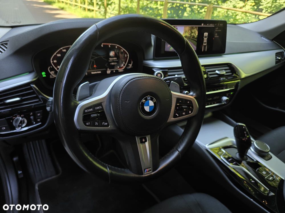 BMW Seria 5 540d xDrive mHEV - 8
