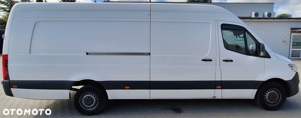 Mercedes-Benz Sprinter - 4