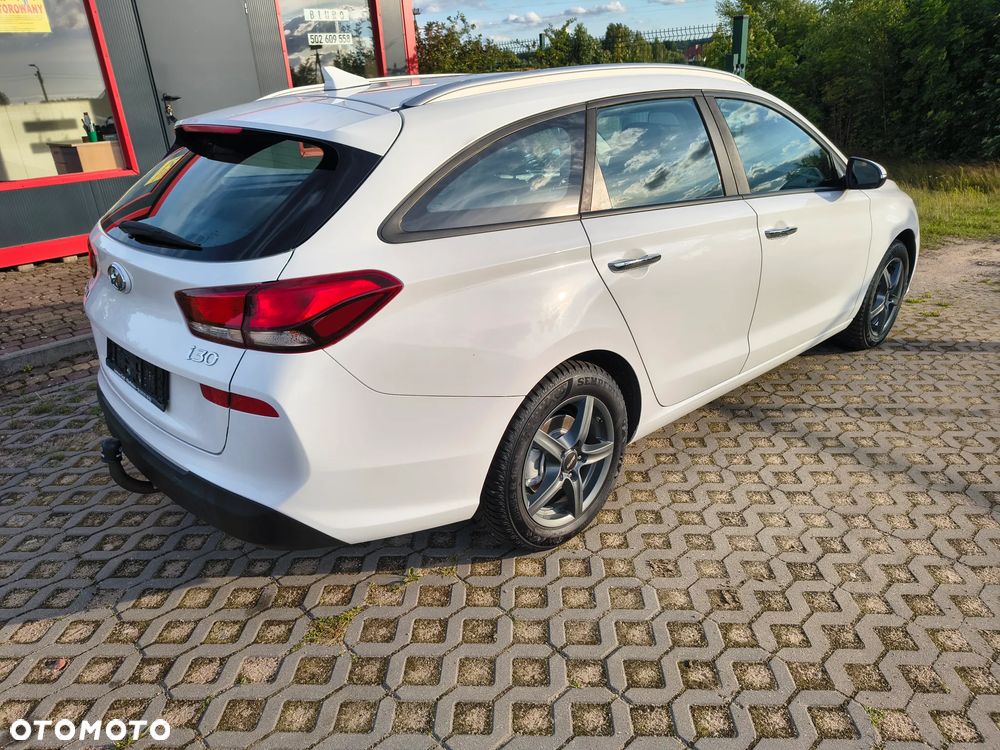 Hyundai i30 blue Kombi 1.6 CRDi Premium - 3