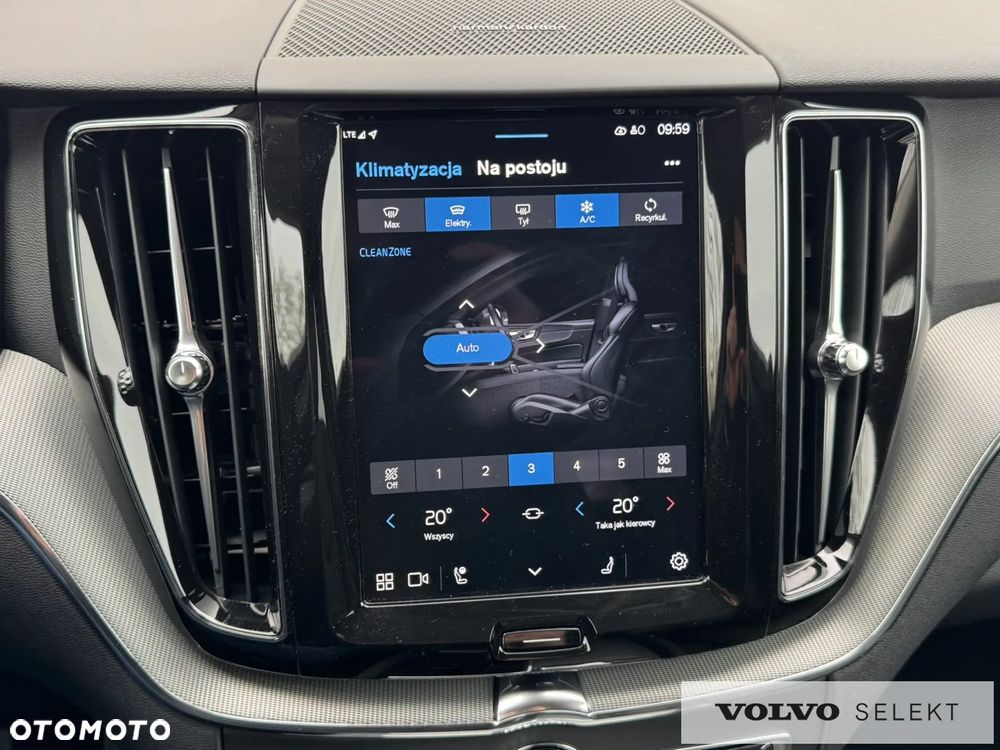 Volvo XC 60 B5 B AWD Plus Dark - 26