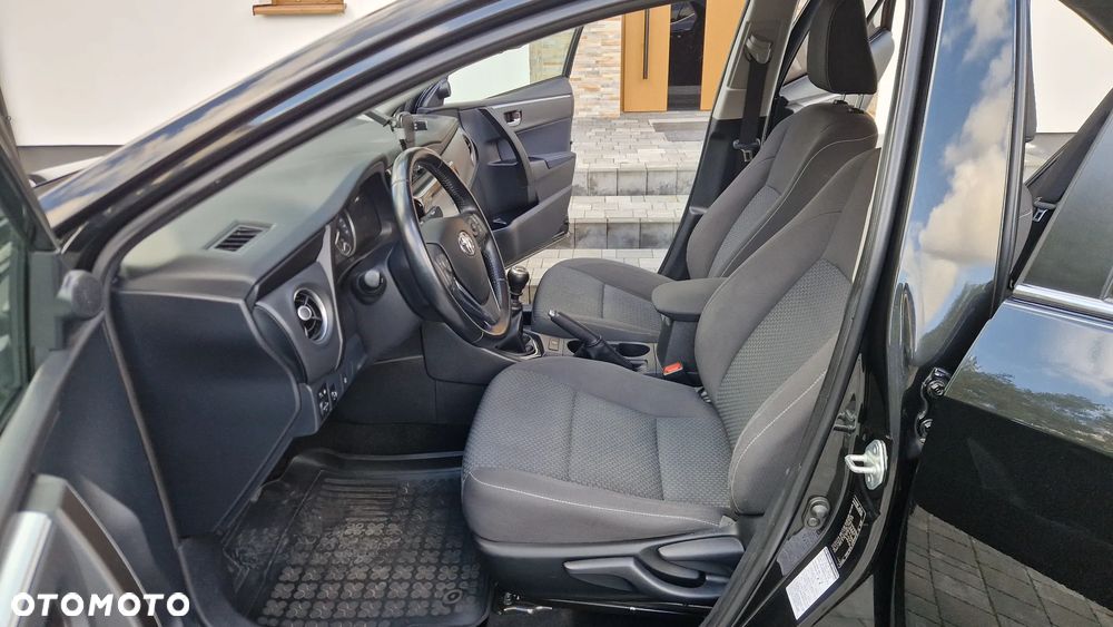 Toyota Corolla 1.6 Classic Plus - 19