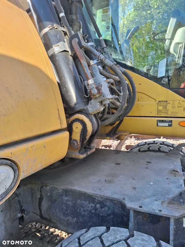 Caterpillar - 3