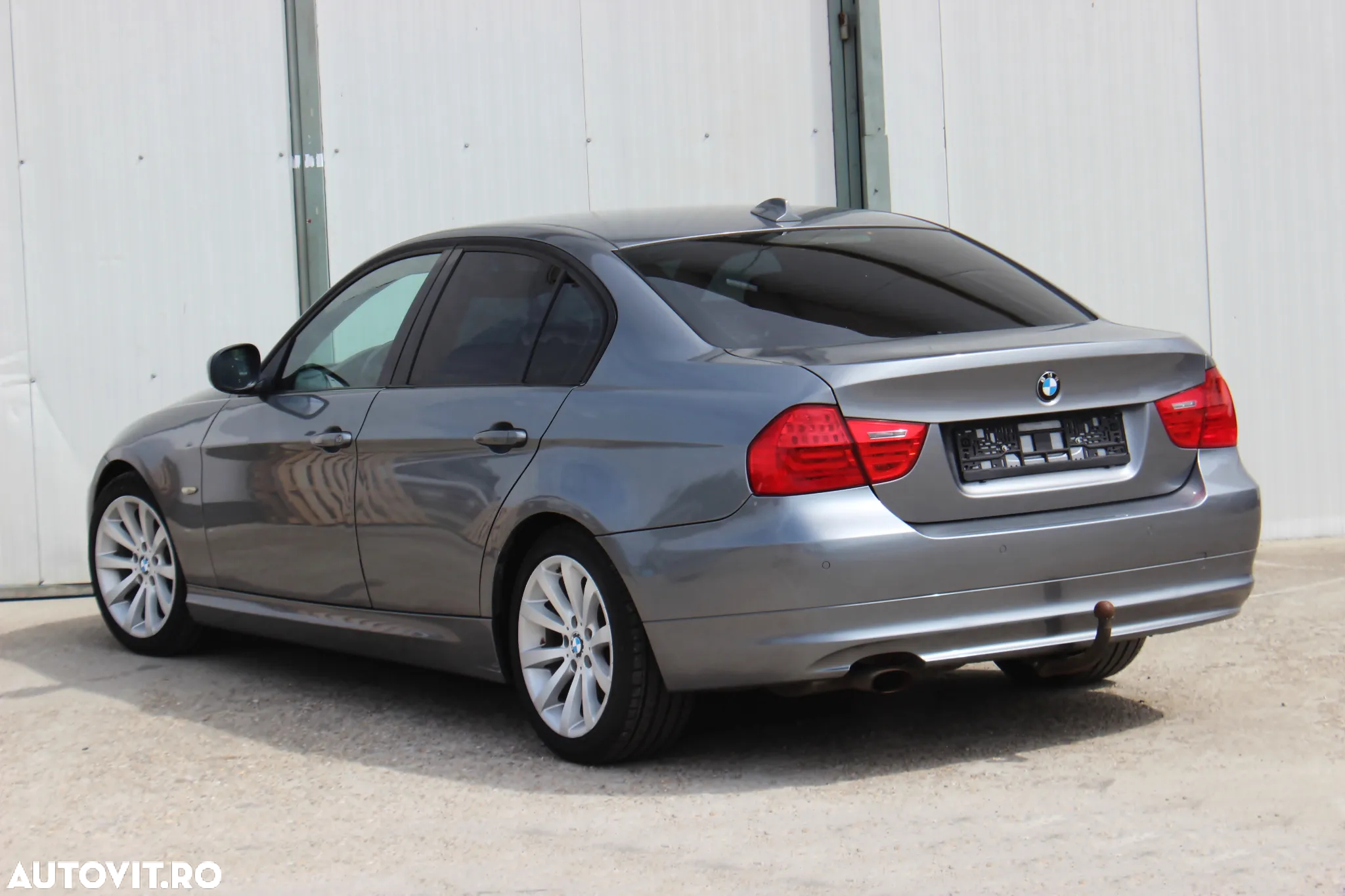 BMW Seria 3 320i - 4