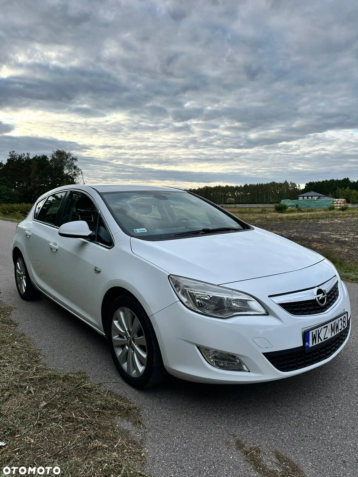 Opel Astra IV 1.4 T Cosmo - 2